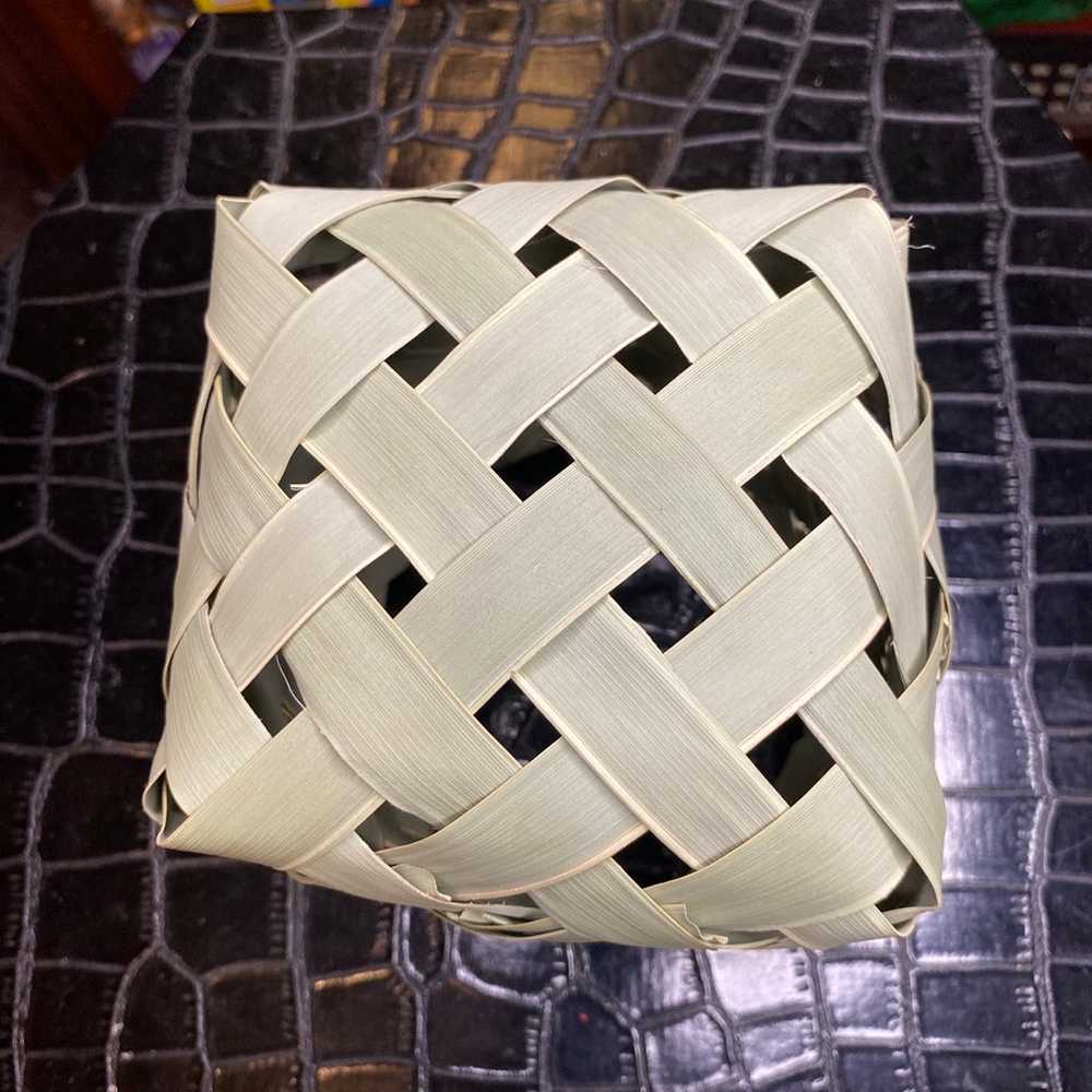 Weaved basket - image 3