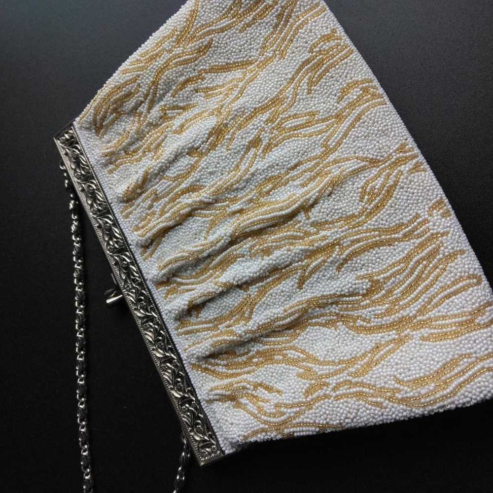 Vintage style white clutch bag. - image 3