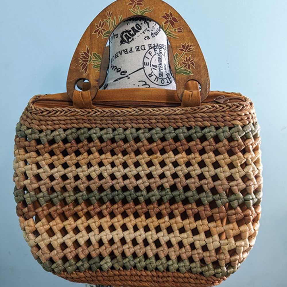 Straw purse wooden handles vintage handbag - image 1