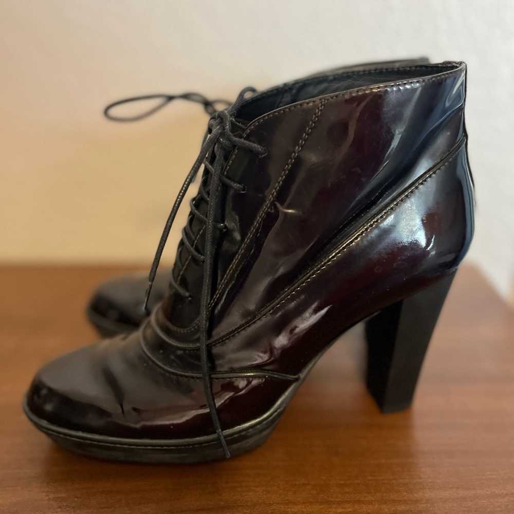 TODS Burgundy Patent Leather Oxford Heels Size 7.5 - image 4