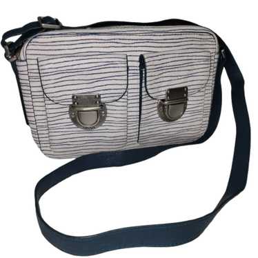 Fossil hotsell Riley Leather Crossbody Shoulder Bag White Blue Striped Purse