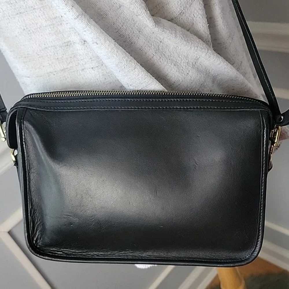 VINTAGE Etienne Aigner Black Leather Crossbody Sh… - image 2