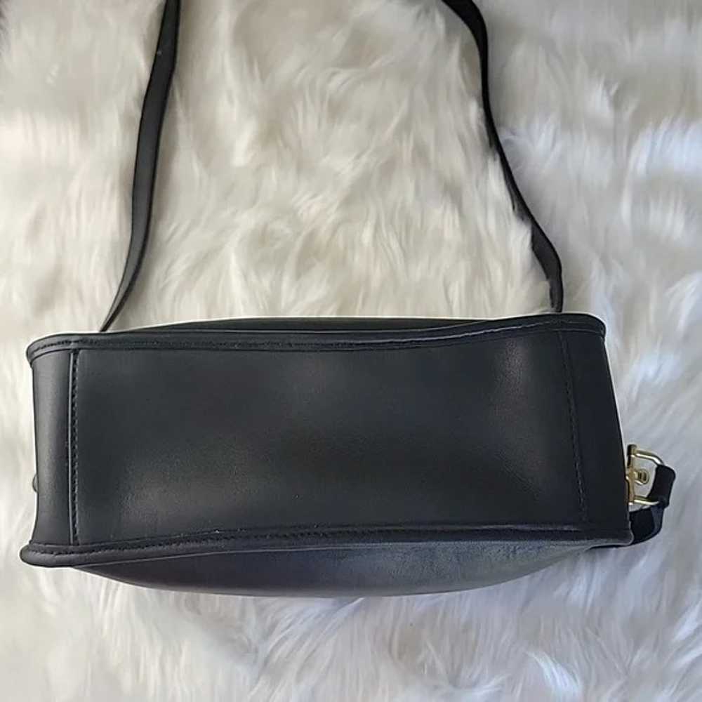 VINTAGE Etienne Aigner Black Leather Crossbody Sh… - image 5