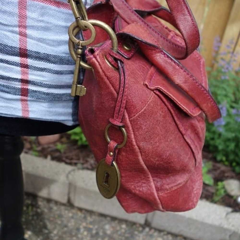 Holiday red! FOSSIL crossbody Vintage Red distres… - image 4