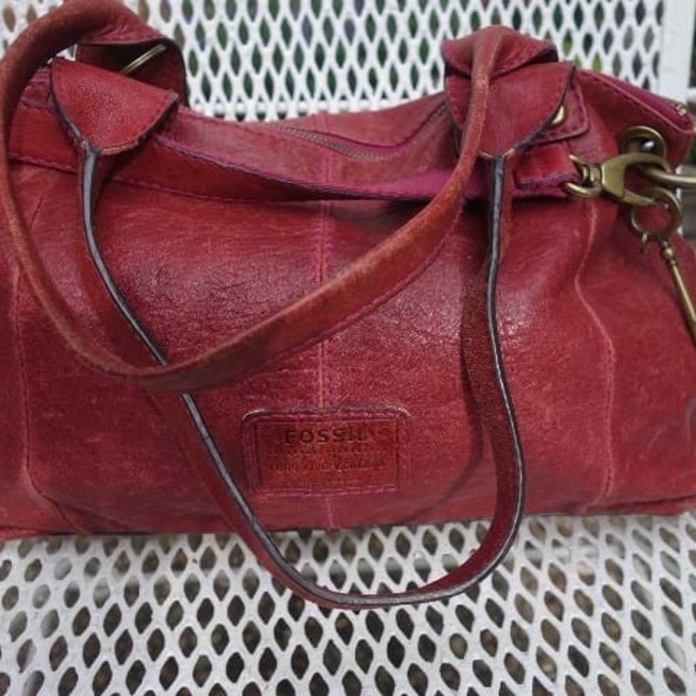 Holiday red! FOSSIL crossbody Vintage Red distres… - image 5