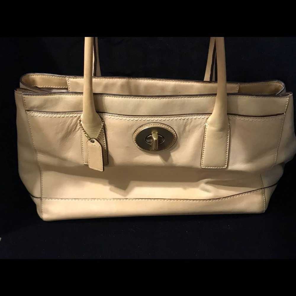 Vintage Coach Hamptons Madeline Medium Leather To… - image 4