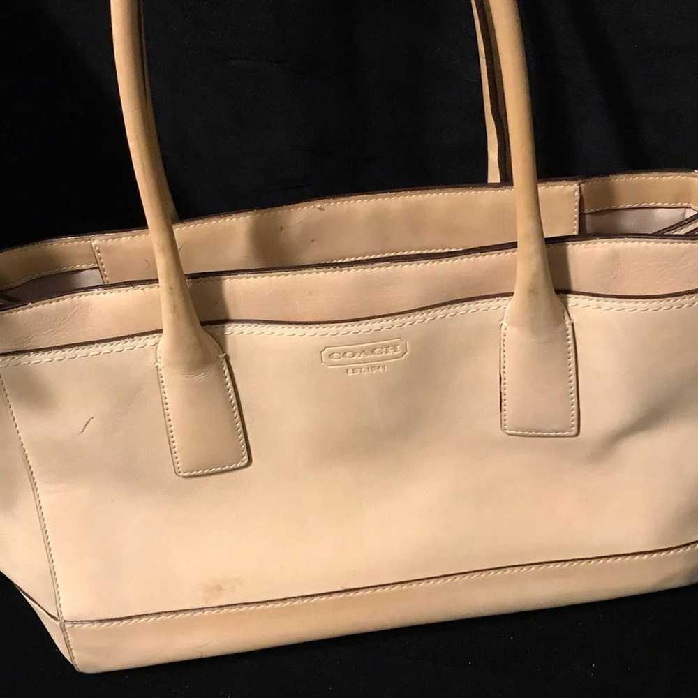 Vintage Coach Hamptons Madeline Medium Leather To… - image 7