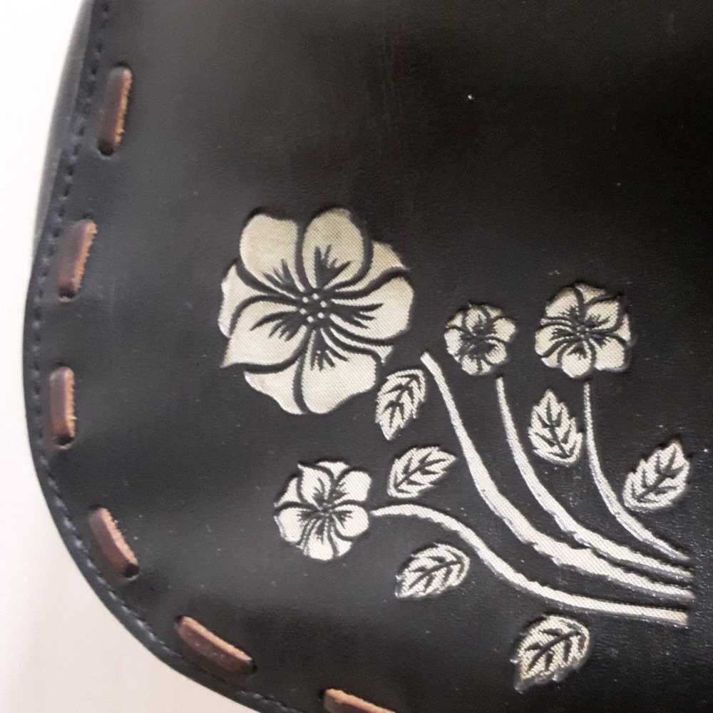 Vintage Leather Purse with Flower Detail - image 4