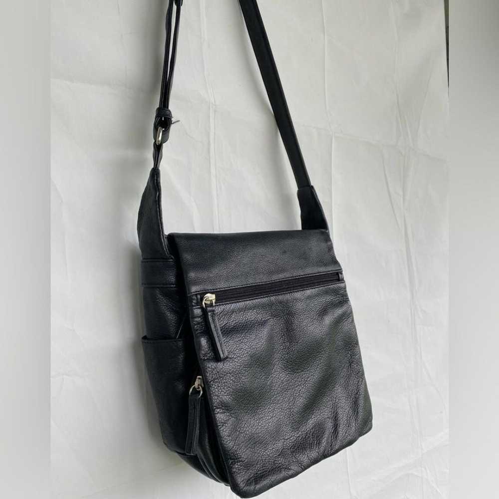 Wilson’s Leather Vintage square Crossbody bag - image 2