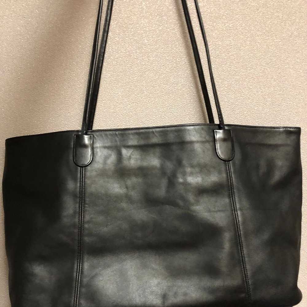 Coach Leather Tote Black Vintage Zipper - image 3