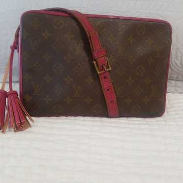 Auth Louis Vuitton sac bandouliere .