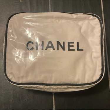 Authentic rare vintage Chanel Cosmetic travel beau