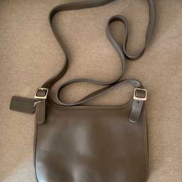 Coach Vintage 1999 Hippie hotsell Flap Crossbody Brown Leather Style 9135