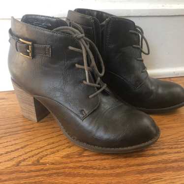 Crown vintage womens ankle boots sz 8