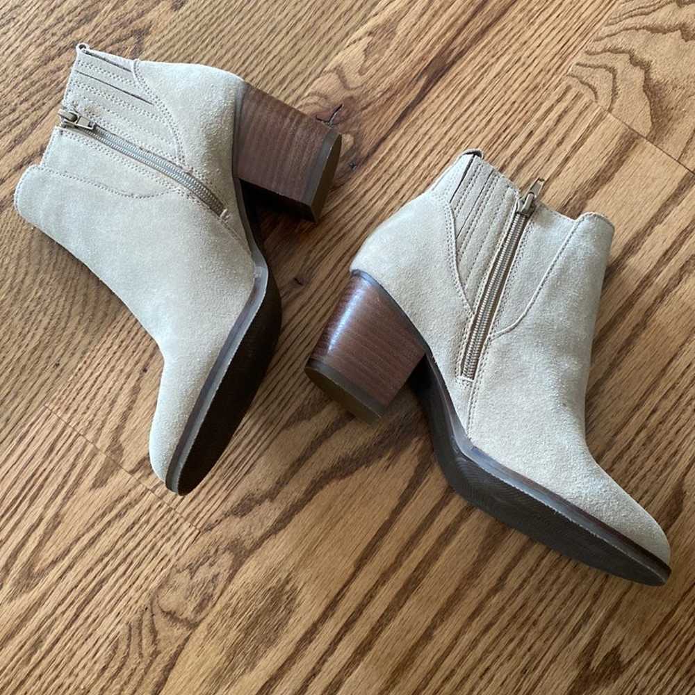 7.5 Crown Vintage Cindy suede zip ankle boots - image 3