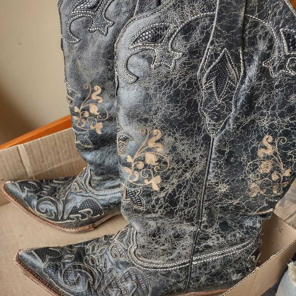 Corral vintage women's cowboy Boots - image 2