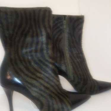 womans short boots. Enzo Angiolini pony