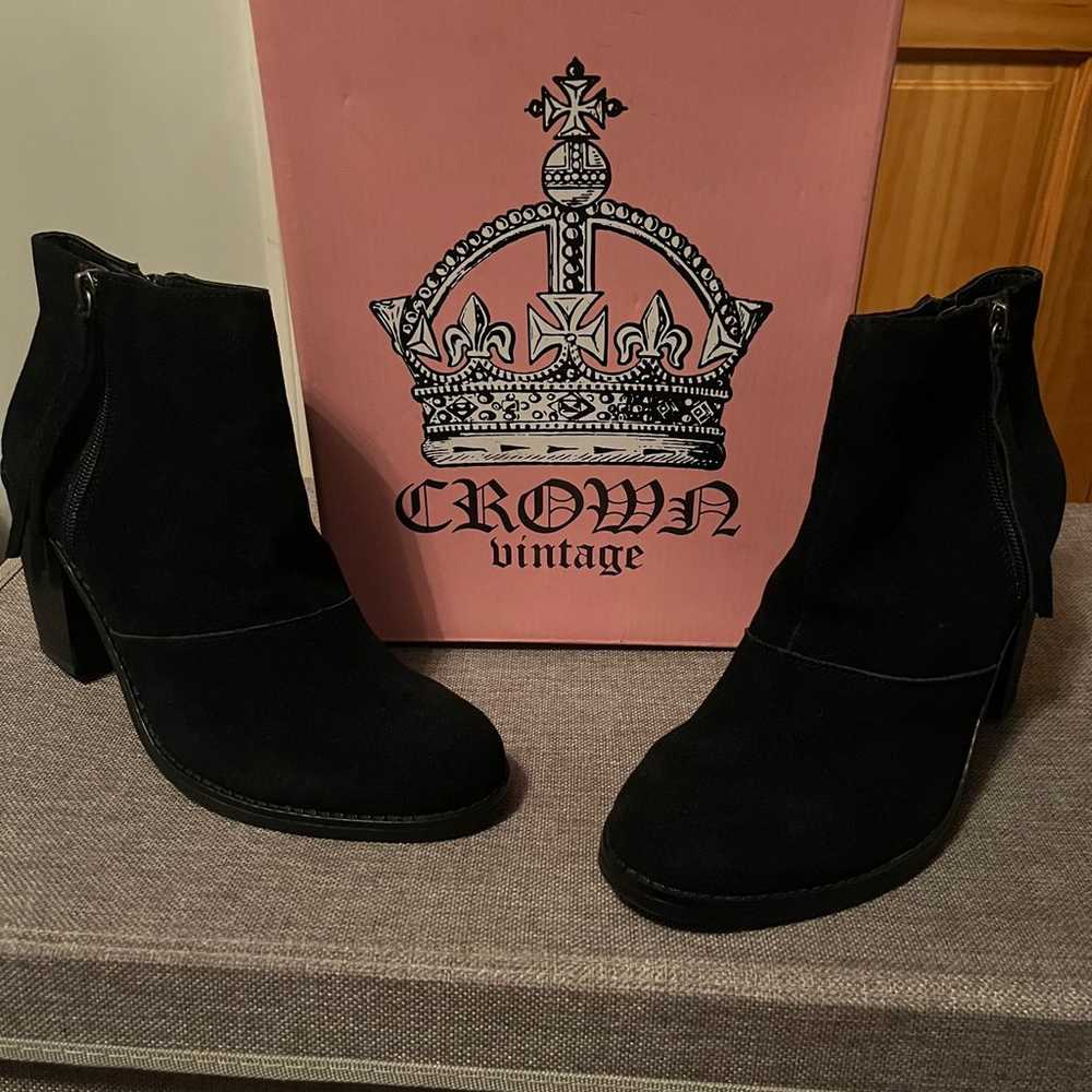 Crown Vintage Black Suede ankle boots - image 4