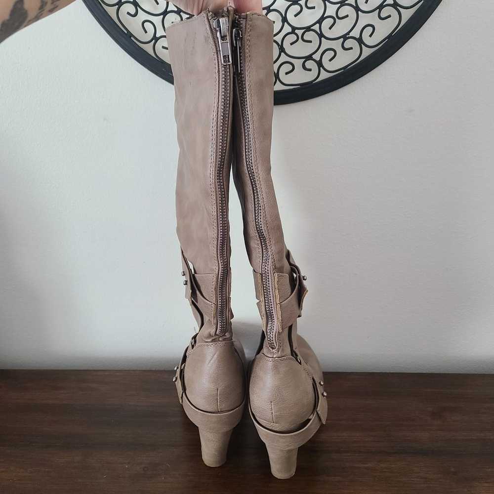 Steve Madden Faux Leather Dusty Tan Sargent Mid C… - image 4