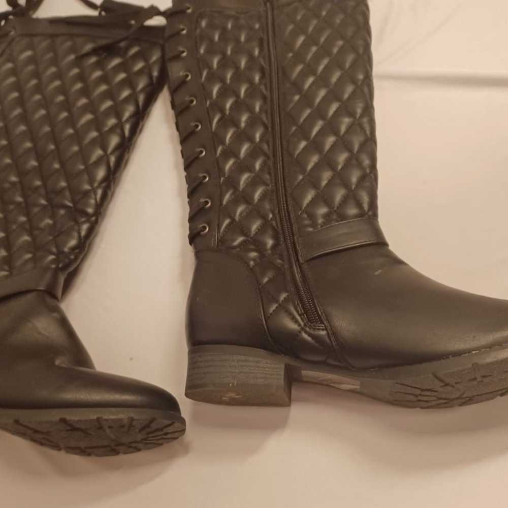 Shoedazzle Stormi Boots 10 and matching bag - image 3