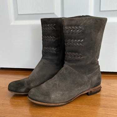 UGG 3182 Cailyn Chevron Grey Suede Distressed Boot