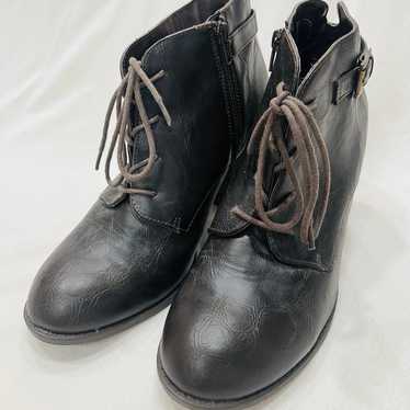 Crown Vintage dark, brown boots