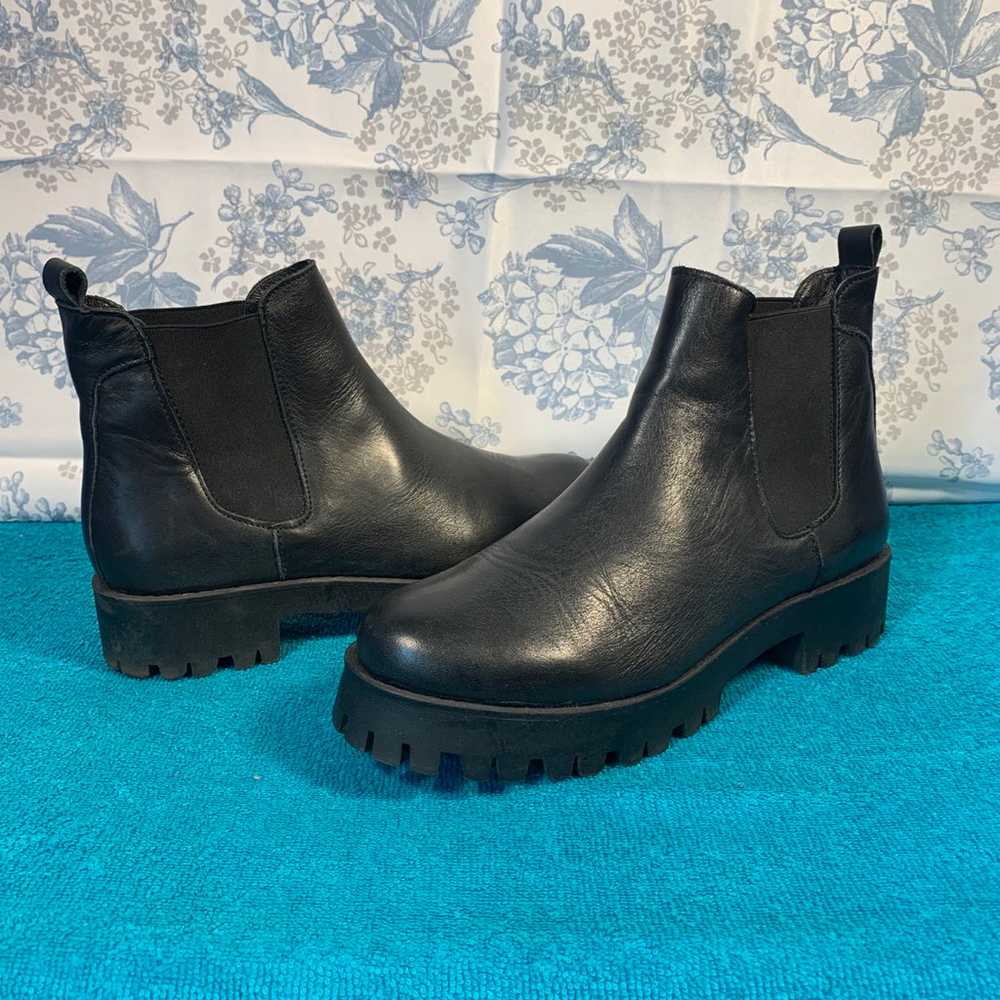 Vintage Steve Madden Chelsea boots - image 1