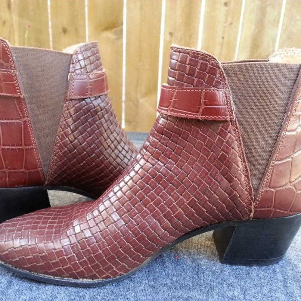 Justin weaved leather boots size 7 - image 8