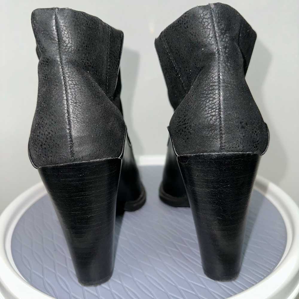 CROWN VINTAGE BLACK LEATHER BOOTIES - image 7