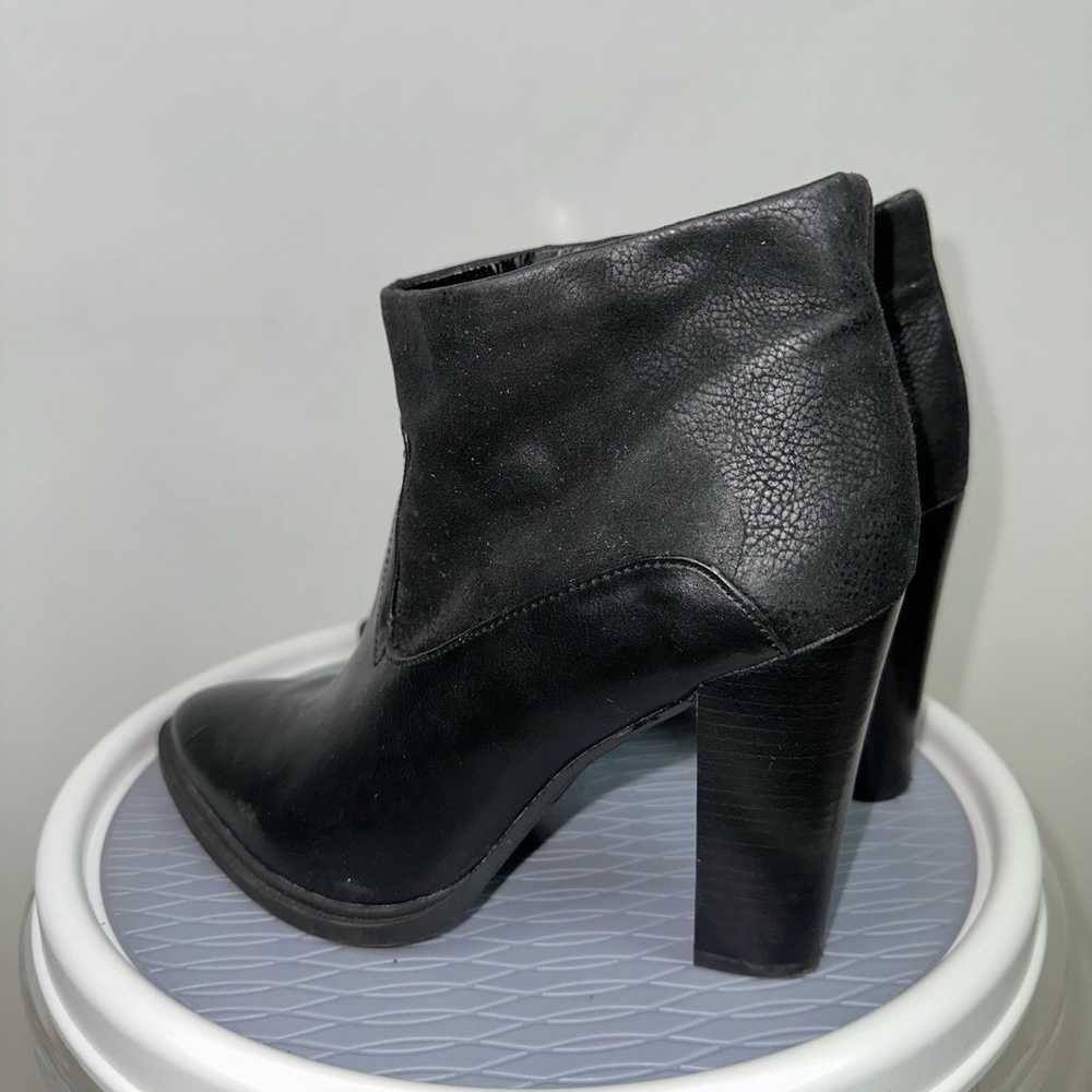 CROWN VINTAGE BLACK LEATHER BOOTIES - image 8