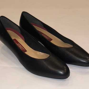 Easy Spirit Vintage Black Pumps