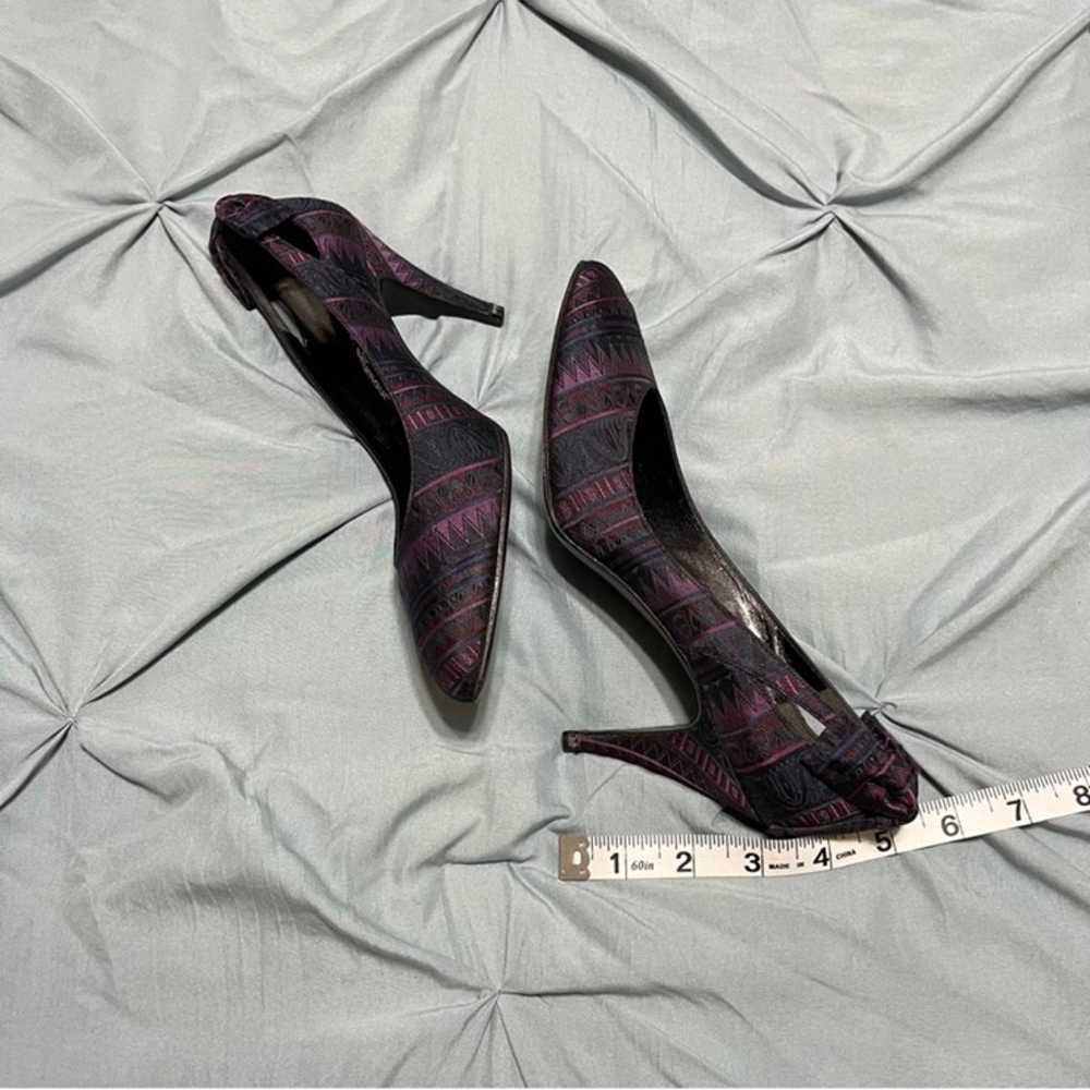 Stuart Weitzman Vintage Silk Patterned Heel with … - image 11