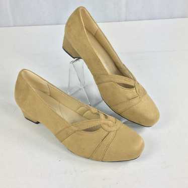 Beacon Comfort Well Tan Low Heel Sz 8