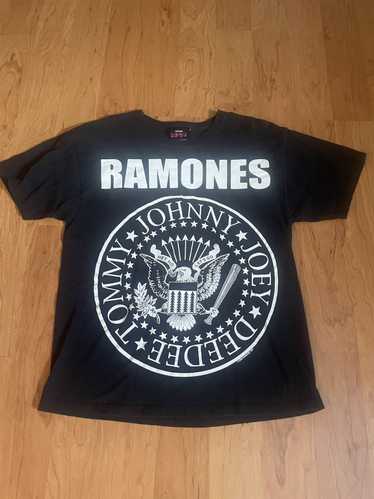 Vintage y2k 2008 ramones band tee