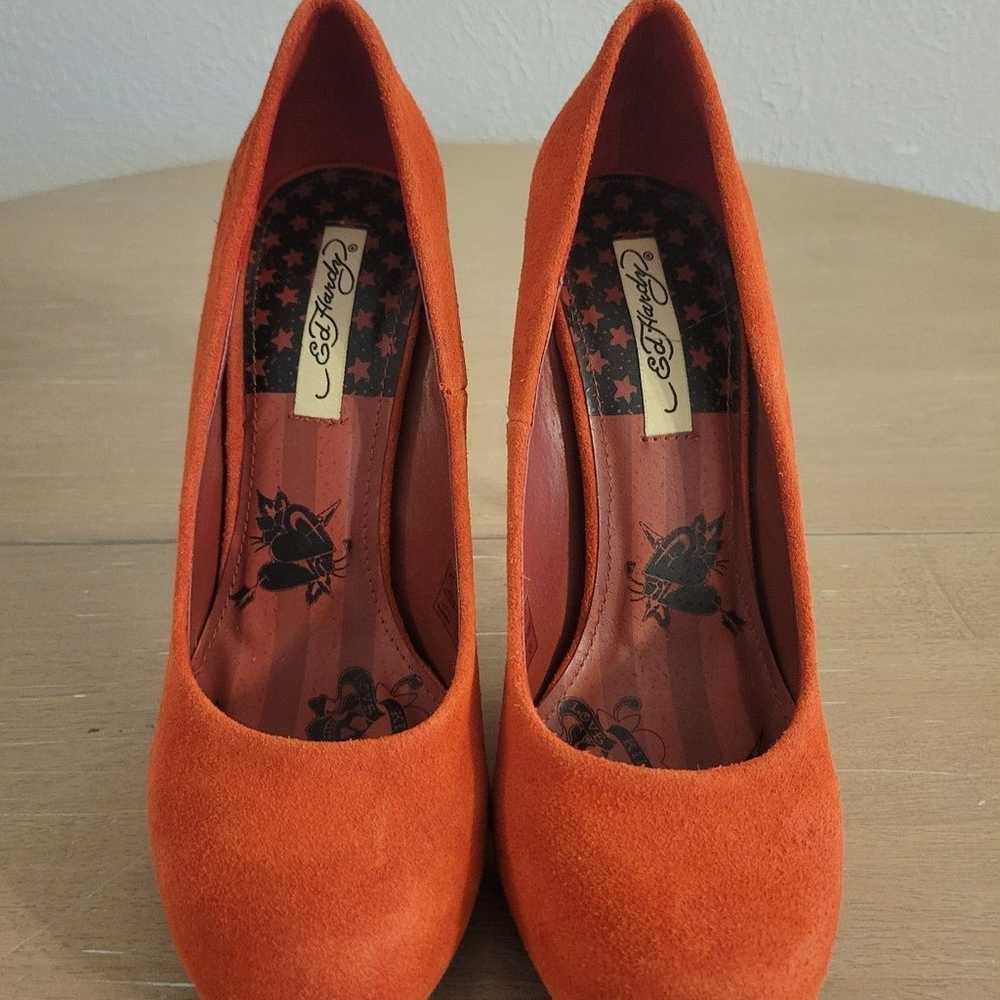 Ed Hardy Vintage Brick Red Suede Pumps Sz 9 - image 3