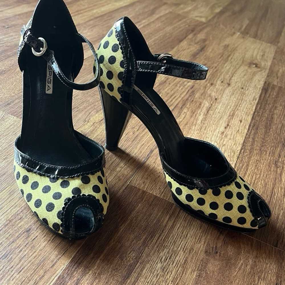 Via Spiga | Papa Polka Dot yellow and black heel - image 2