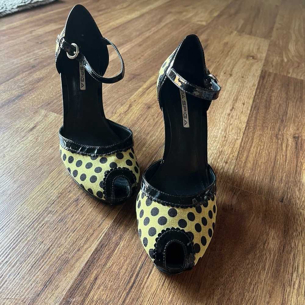 Via Spiga | Papa Polka Dot yellow and black heel - image 3