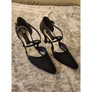 Stuart Weitzman  Point Heels - Black - Women's 8.5