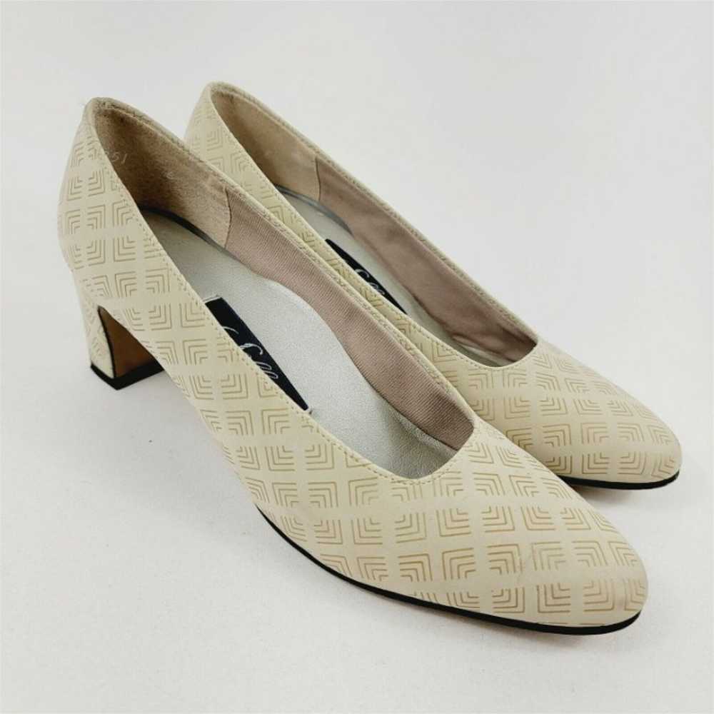 Selby Vintage Block Heel Shoes Cream Geometric Wo… - image 1