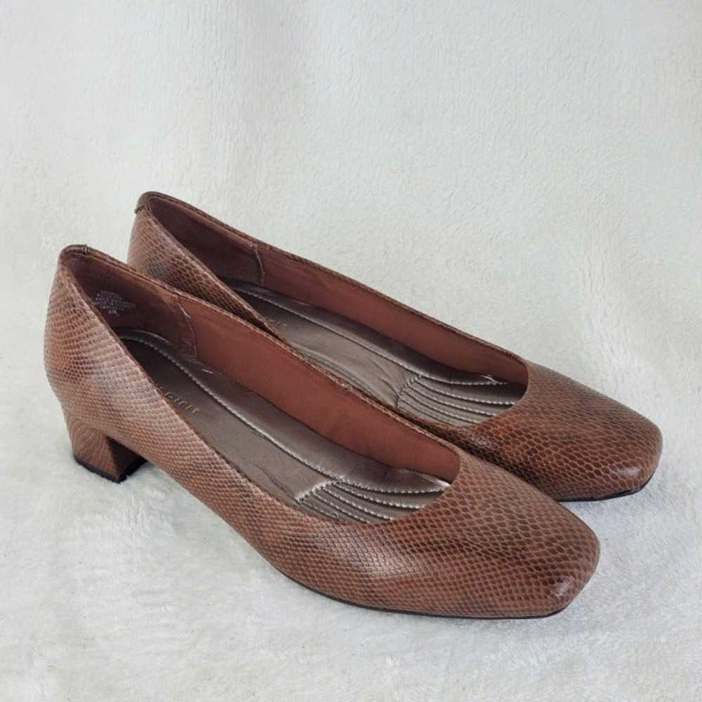 Easy Spirit Brown Block Heel Pump Size 8 - image 1