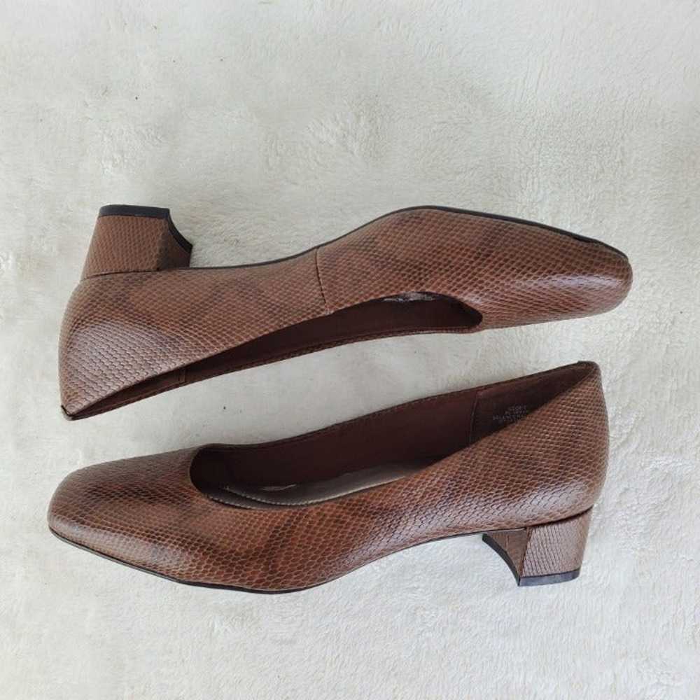 Easy Spirit Brown Block Heel Pump Size 8 - image 4