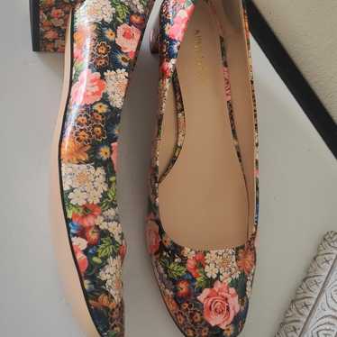 Vintage Nine West floral patent wolencia low heel - image 1