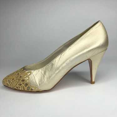 Vintage Stuart Weizman Gold Lace Heels