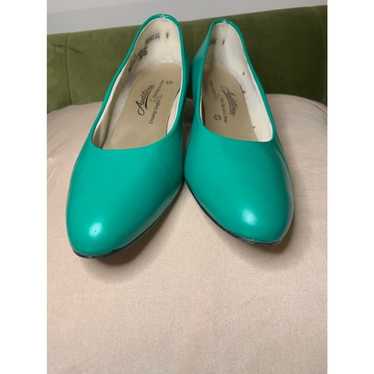 90s Vintage Pumps in Green Leather by Auditions -… - image 1