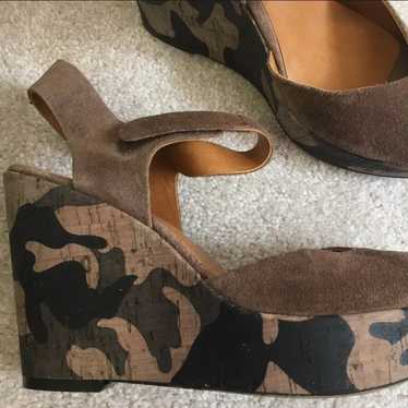 Nine west size 7.5M camo wedge sandal - image 1