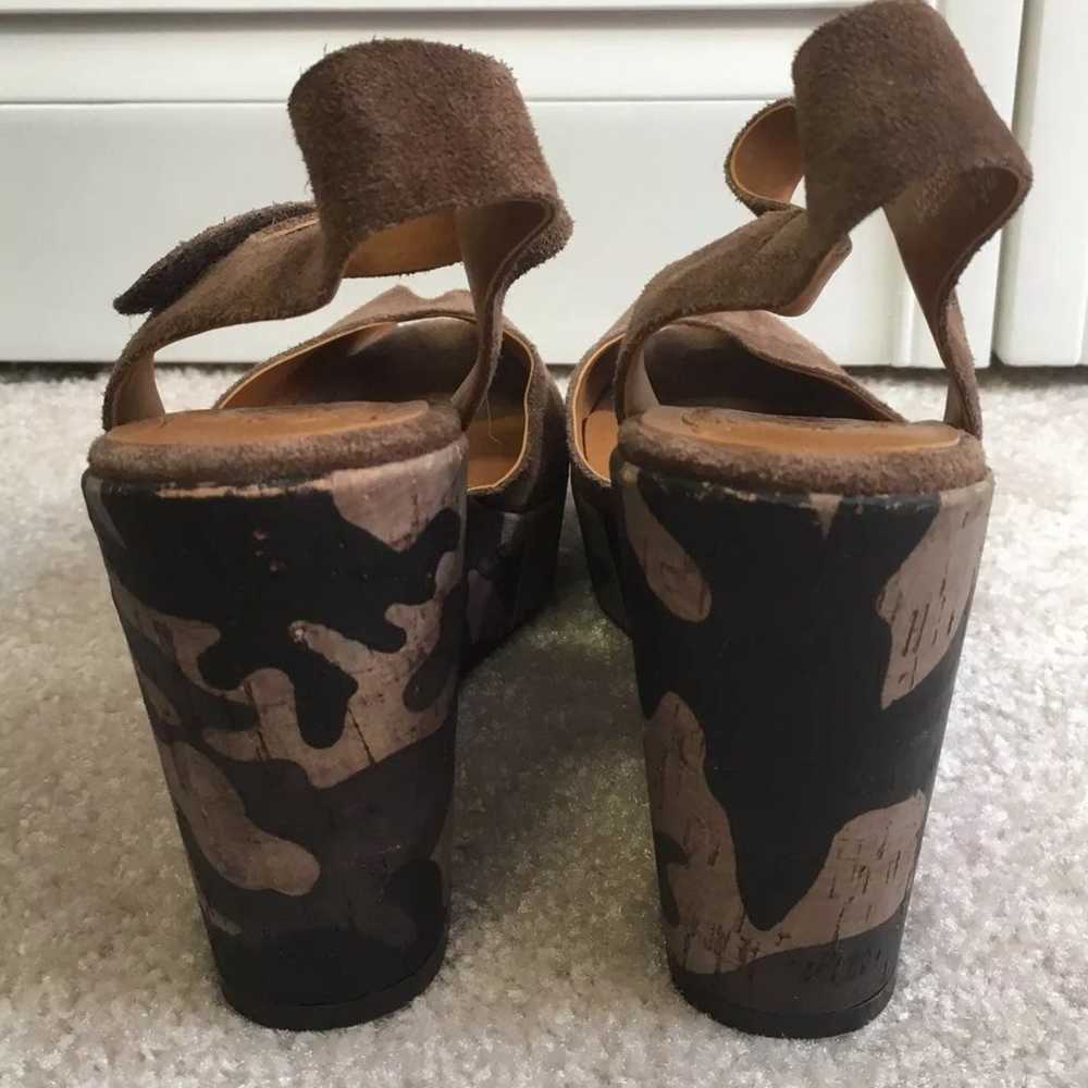 Nine west size 7.5M camo wedge sandal - image 6