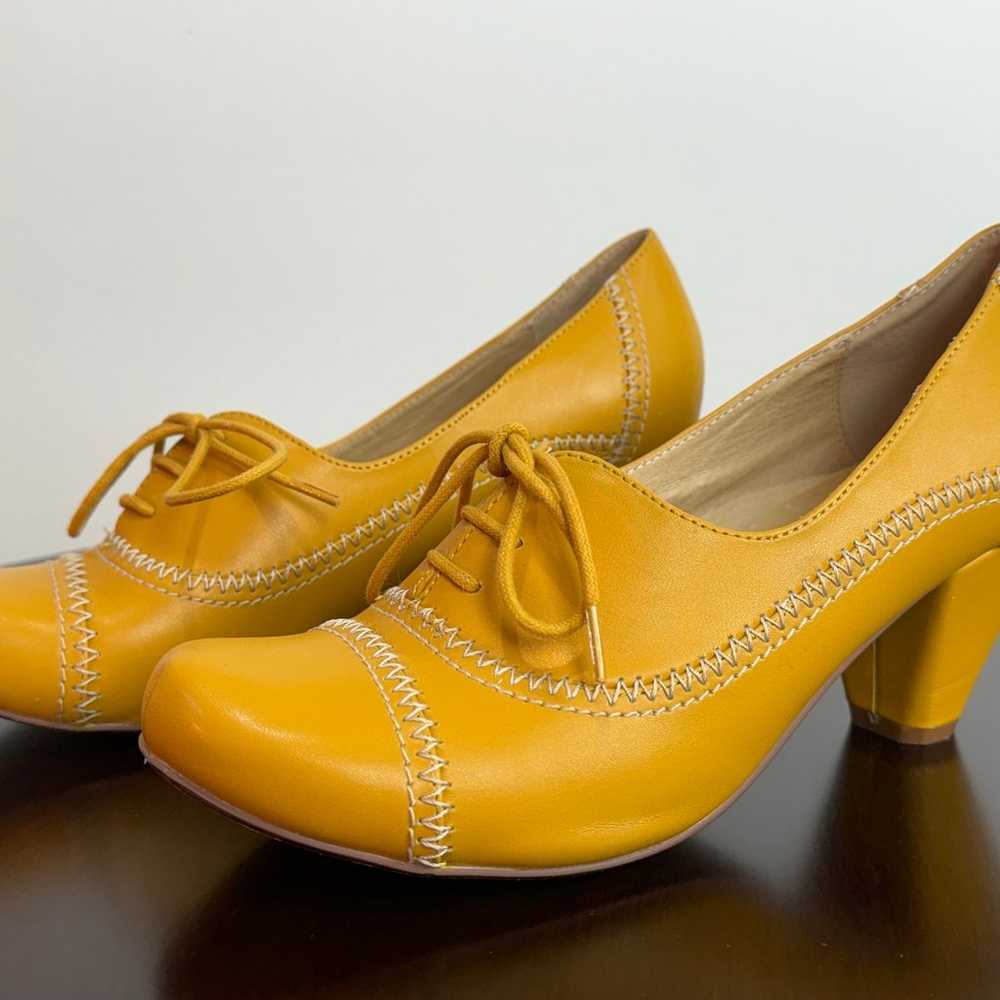 F23 - Yellow Chelsea Crew Heels - Size 40 / 9.5 - image 1