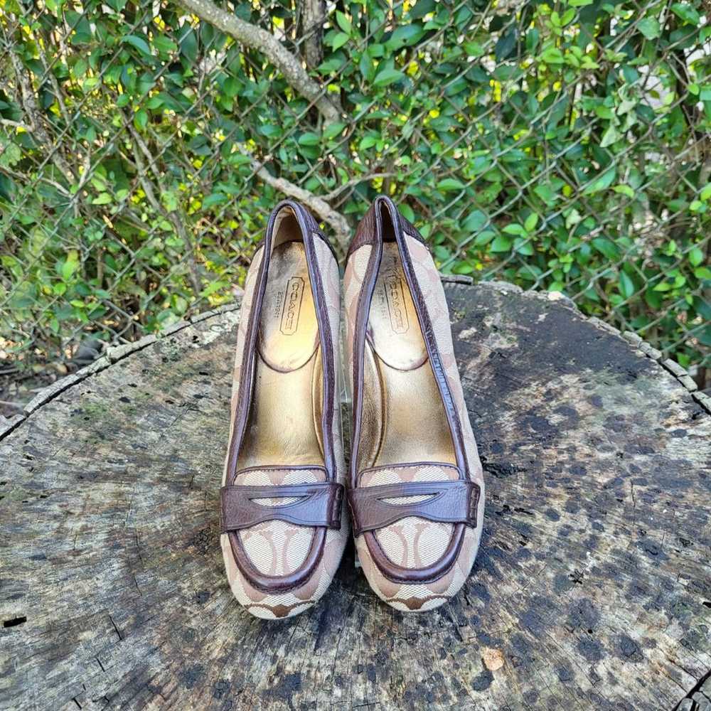 Vintage Women Signature Coach Stacked Heel Pumps … - image 6