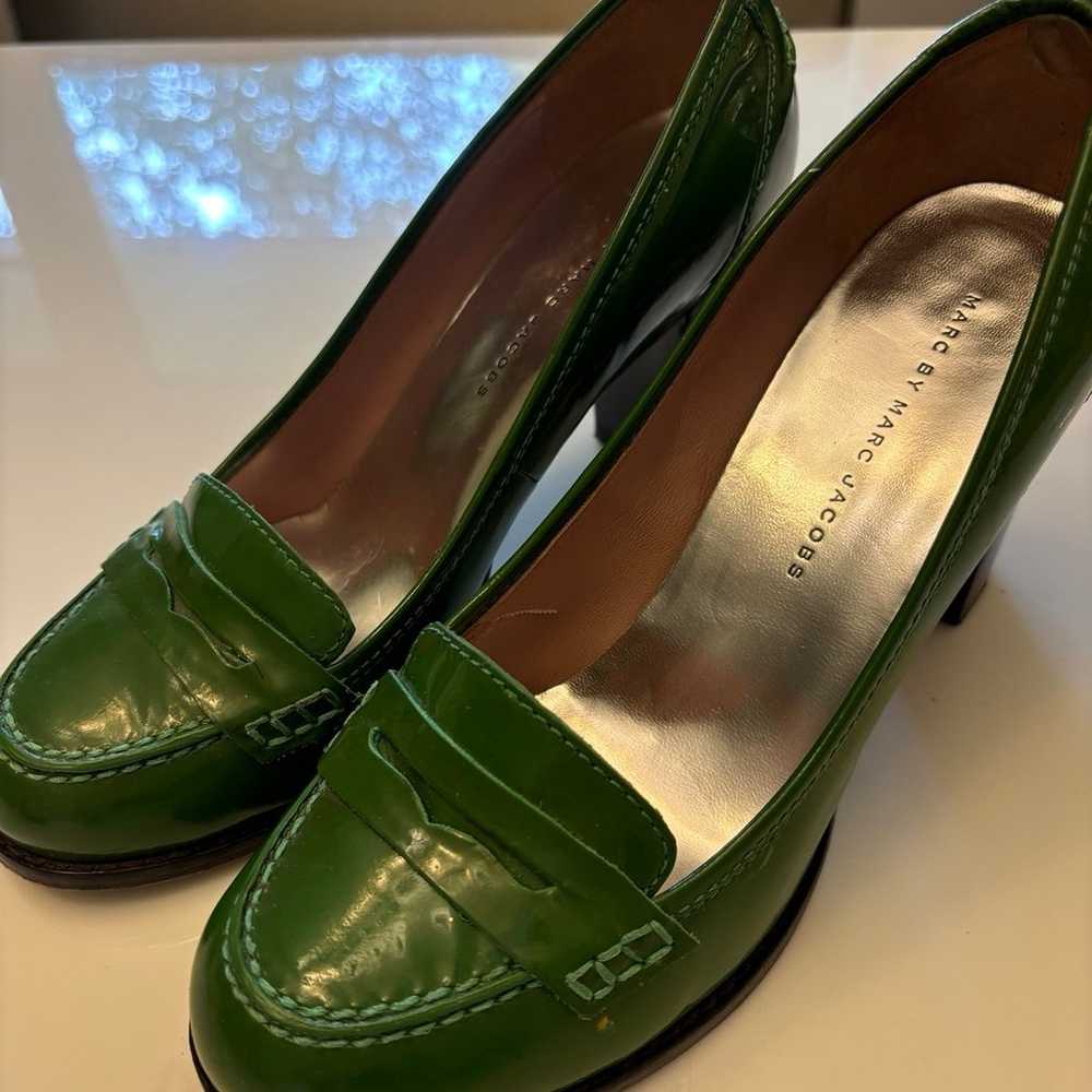 Marc Jacobs Green Patent Leather size 39 heels - image 2