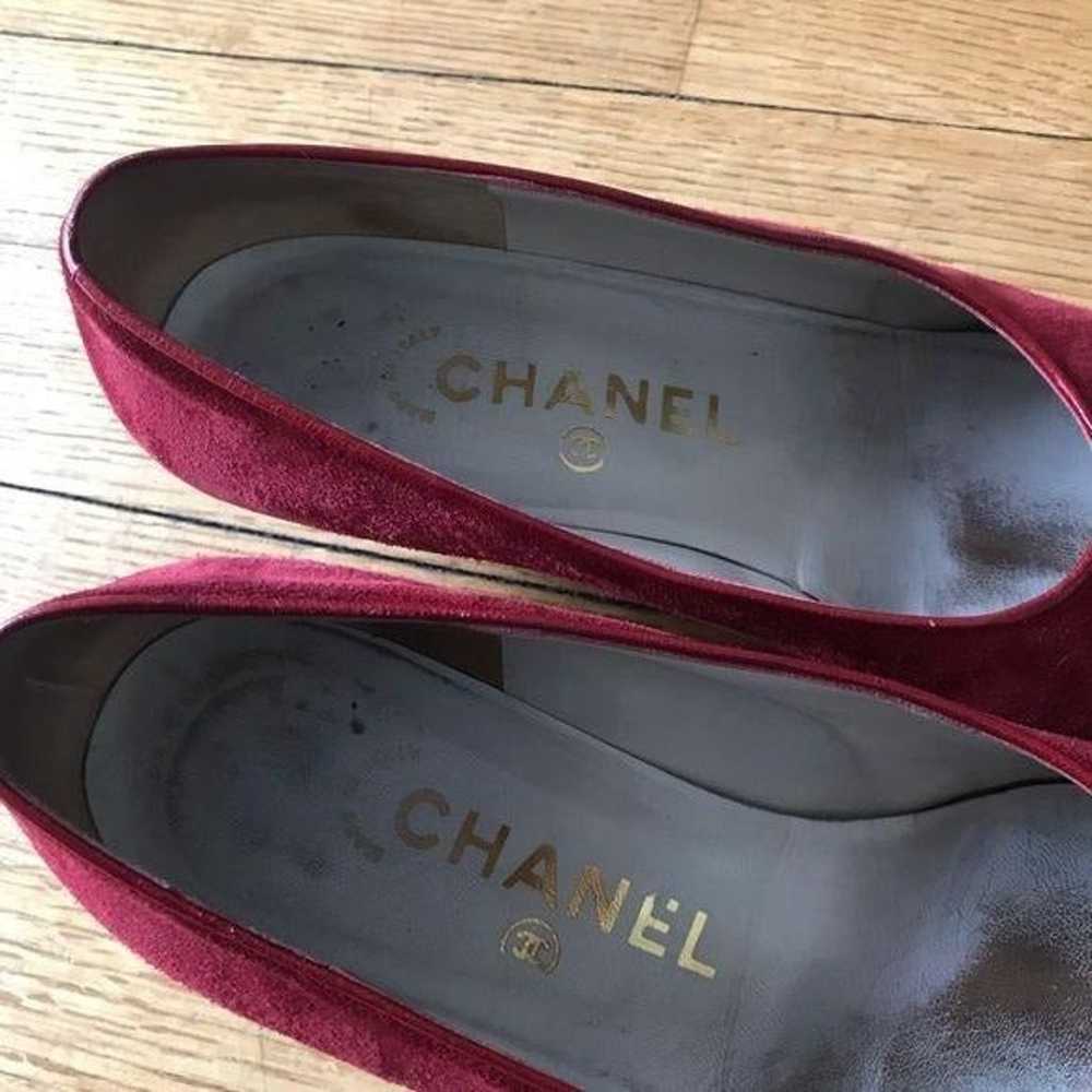 Vintage Chanel Suede Red Kitten Heels - image 4